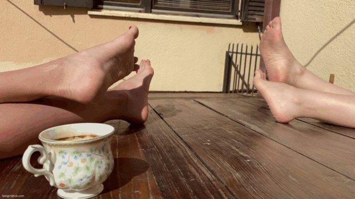 Pretty Dirty Foot Girls - DIRTY SOLES ON THE TABLE - MP4 HD
