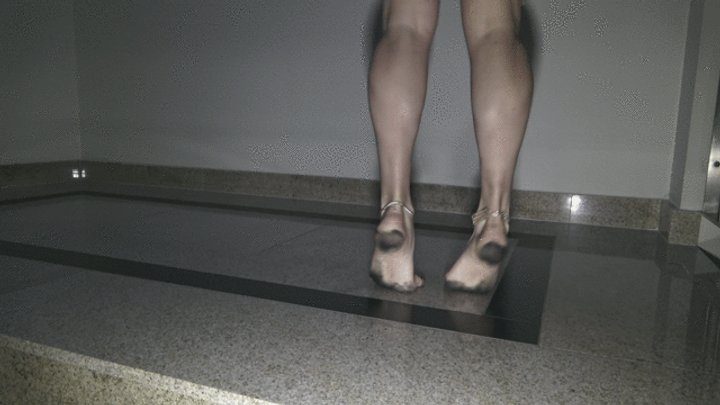 Top Quality - Karolina Use Filthy Feet To Humiliate A Guy Under Table - 4096x2304 - 4K