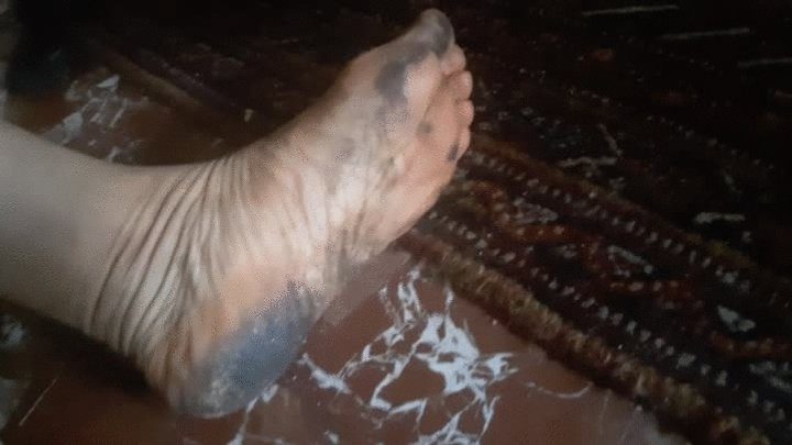 Kinky Grace - THE FILTHIEST DIRTIEST FEET EVER !