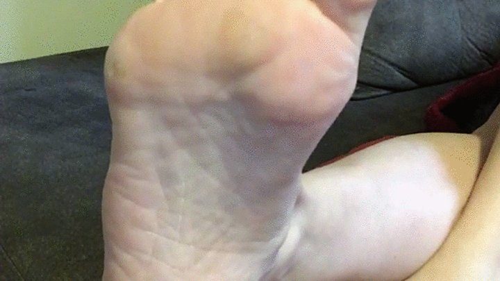 Aariels Foot Fetish Desires - BIG MEATY SOLES AND LONG TOES