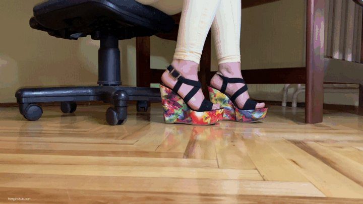 Pretty Dirty Foot Girls - SMALL FEET IN UNCOMFORTABLE PLATFORMS - MOV HD