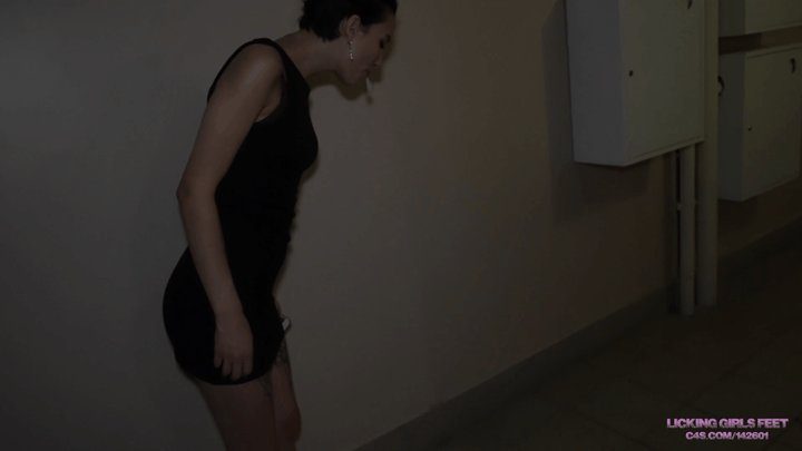 Licking Girls Feet - LOLA - I was told that you are the best at cleaning dirty feet (HD)