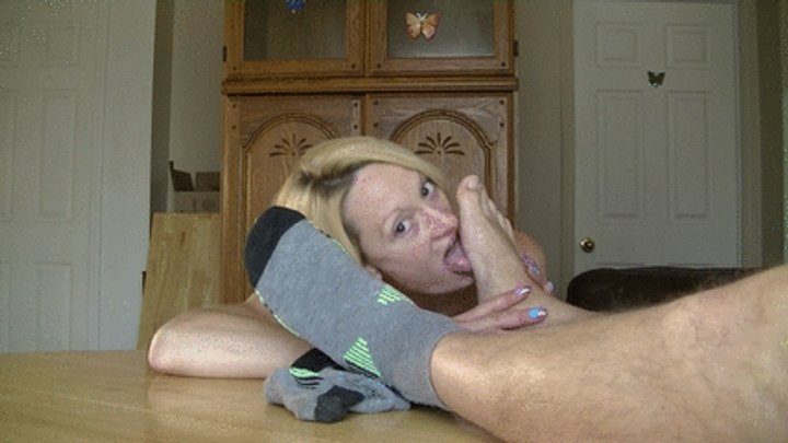 My Masters Feet - Cynthia's return (mp4)