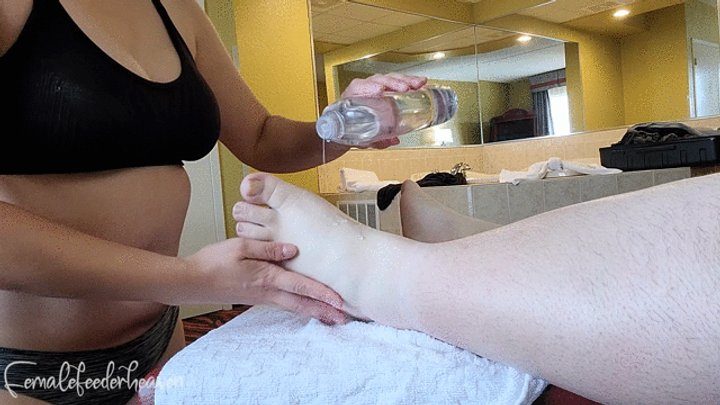 Femalefeederheaven - SSBHM Foot rub