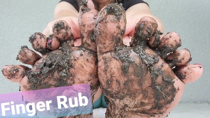 My Pretty Feet Store - Mud Rub Between My Toes