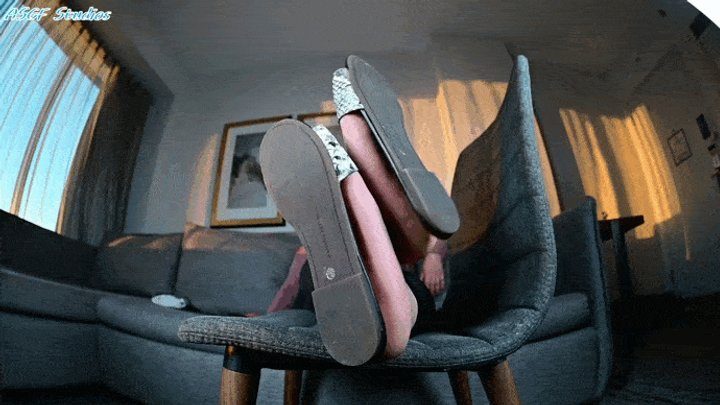 Amateur Soles Giantess And Footjobs - BBW Shy Blonde sandal smack!! - MP4