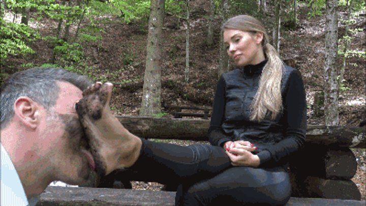 Divine Goddess Gabriella - GABRIELLA - A trip to the mountain - OUTDOOR Dirty feet licking (EXTREME CRAZY CLIP!)