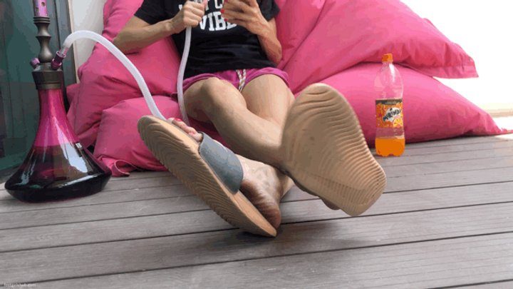 Dollhouse Studio - DIRTY FEET SMOKING HOOKAH - MOV HD