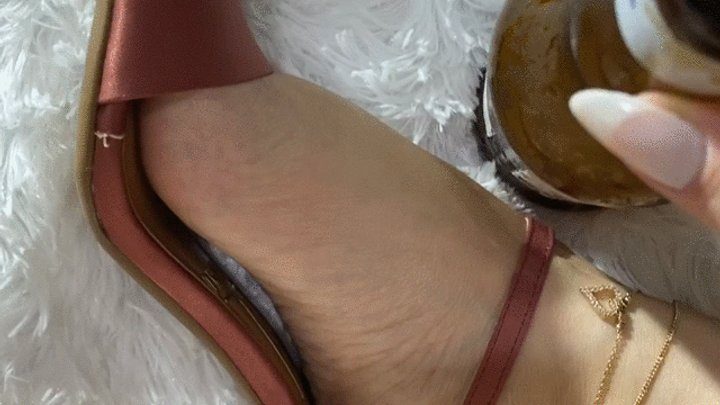 Bbwomanlicious - Juliette RJ JOI with Beer Bottle - BOOZ HIGH - FAT LEGS - JULIETTE_RJ - JOI - BOTTLE PLAY - HEELS PLAY - FEET FETISH - HIGH HEELS - SEDUCTIVE VOICE - VOICE ORDERS - HUMILIATION - NGHT SEDUCTION - FRENCH PEDICURE - TOES