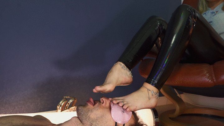 Polish Mistress Clips - Lick Dirty Feet Of Helena Under Her Desk - Part 02 - 4096x2304 - 4K