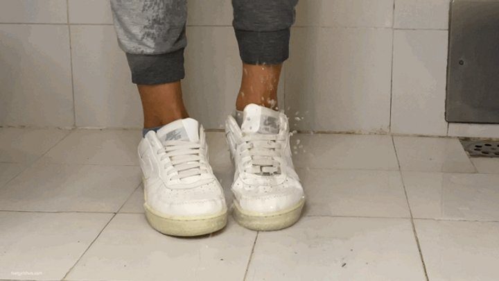 Dollhouse Studio - WET SNEAKERS 2 - MOV Mobile Version