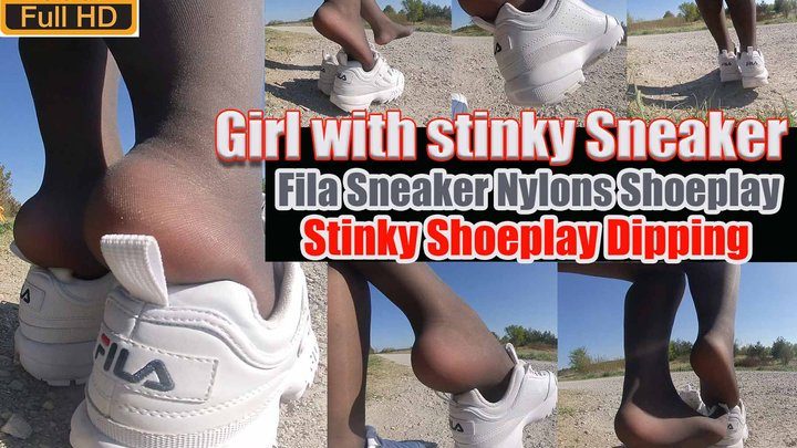Vr Feet Clips - Eating Girls Clips - Here I show you my stinky fila shoes sneakers, they are wet, sweaty and smelly stinky Fila sneakers see a girl who plays with her sweaty Fila sneaker