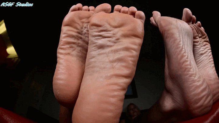 Amateur Soles Giantess And Footjobs - Tomiko and Jolene 's dreamy sole fun! Part 2 - MOV