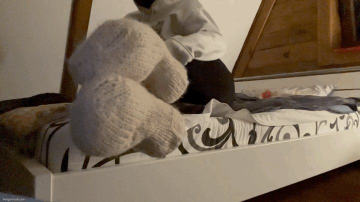 Dollhouse Studio - OLD DIRTY WORN-OUT WOOL SOCKS - MP4 Mobile Version
