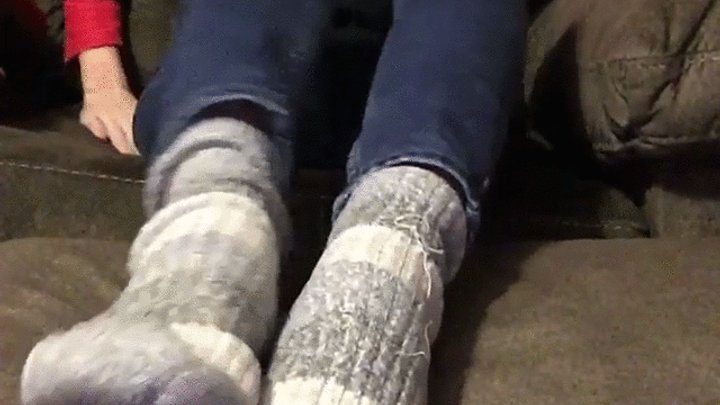Aariels Foot Fetish Desires - LARGE WRINKLED SOLES