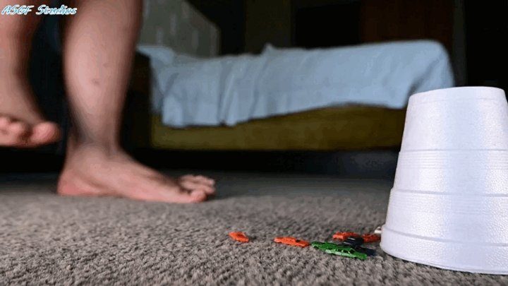 Amateur Soles Giantess And Footjobs - * Custom * Latina Milf's Crush-a-thon part 4 - MOVV