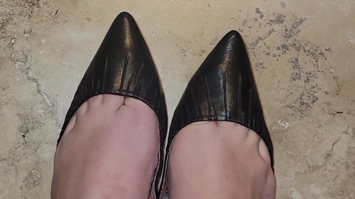 Happily Barefoot - Shoe Dangling