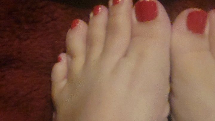 Happily Barefoot - Toe wiggling, sole showing