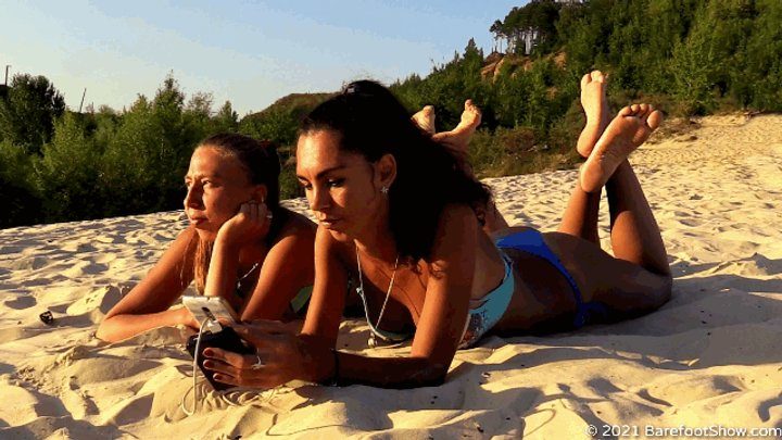 Barefoot Show - Sporty girls Anastasia and Olivia with big feet and a ball on a public beach (Part 5 of 6) #20211105