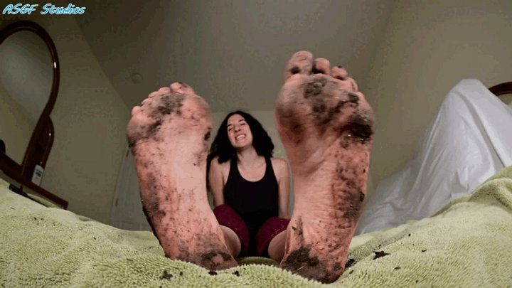 Amateur Soles Giantess And Footjobs - * Custom * Back again, willing cuck for BB's giant feet! Part 1 - MP4
