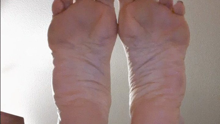 Aariels Foot Fetish Desires - HOVERING HEELS