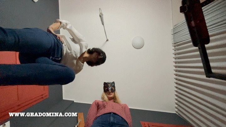 Gea Domina - GEA DOMINA-Ti schiacciamo la faccia POV Feat Cleo Domina