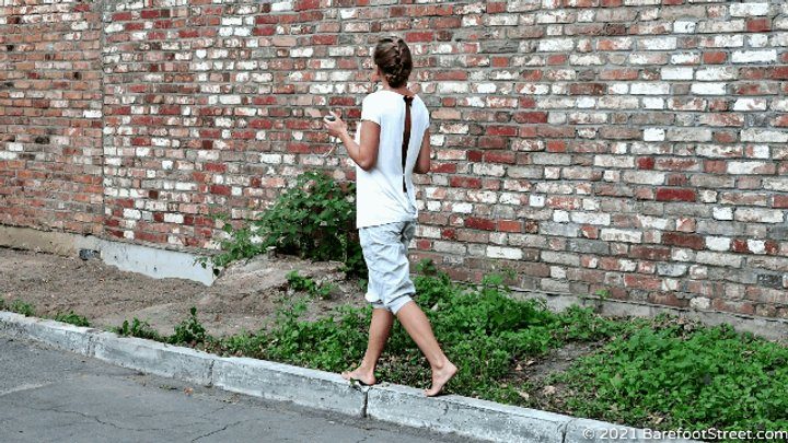 Barefoot Street - Artemeda's long walk through the dirty quarter of the evening city (Part 2 of 6) #20211231