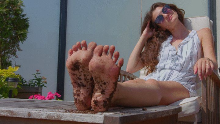 Dominant Femine - Lisa - Filthy Feet From A Terrace - Full - Russian Language - UHD 3840x2160 - 4K
