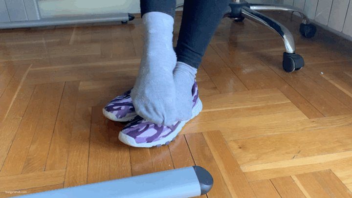 Dollhouse Studio - STINKY OFFICE SHOES - MOV HD
