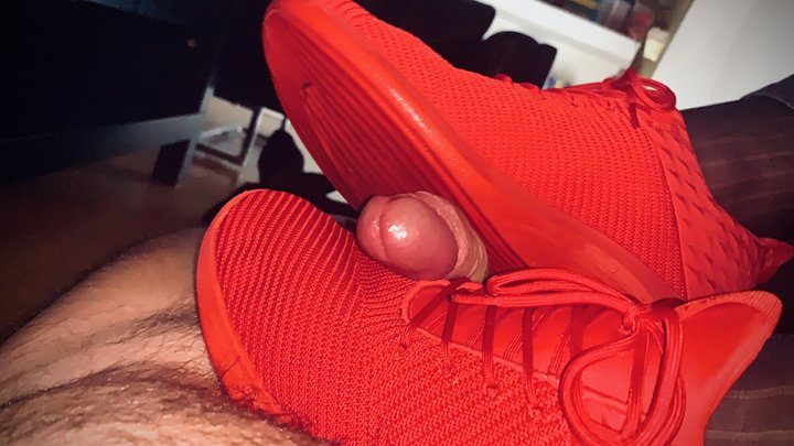 Gay Male Soxjob Heaven - RED SNEAKERS SHOEJOB