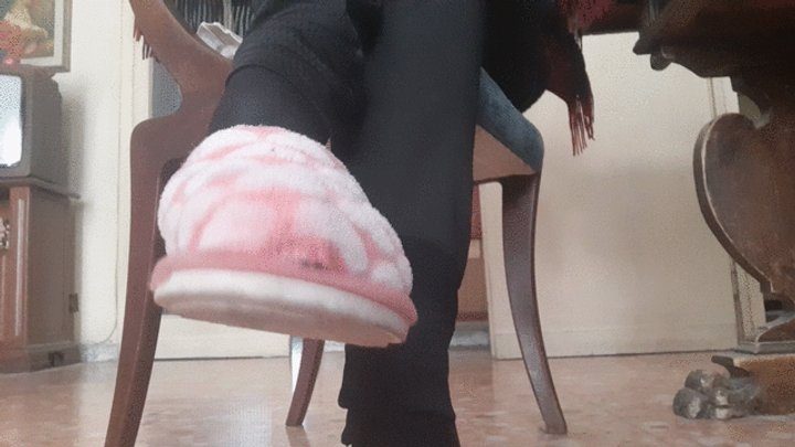 Kinky Grace - STINKY,DIRTY SLIPPERS AND FEET