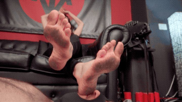 Mistress Victoria Colonna - MISTRESS VICTORIA - LICK MY NASTY, FILTHY FEET