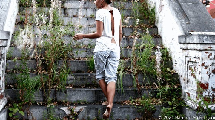 Barefoot Street - Artemeda's long walk through the dirty quarter of the evening city (Part 5 of 6) #20211231