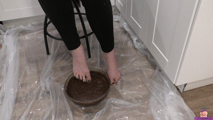 Laylas Kinky Corner - Pudding Her Best Foot Forward, Starring Layla Moore, WMV**