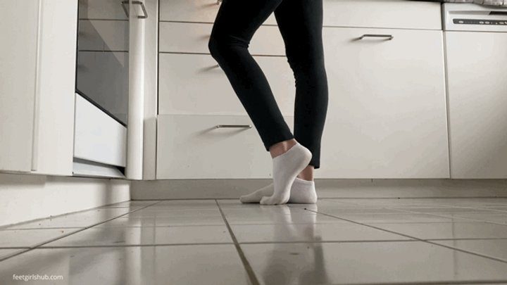 Pretty Dirty Foot Girls - SPYING ON YOUR NEIGHBOR IN DIRTY WHITE SOCKS - MOV HD