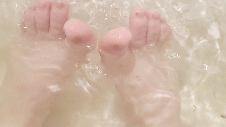 Crystalrat - Toes in the Tub