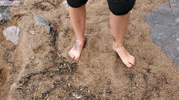 Morganas Unique Pleasures - My Sexy Feet On The Beach HD MP4