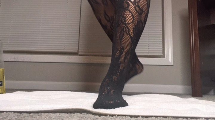 Ghostbabeofficial - Oily soles and Net stockings JOI