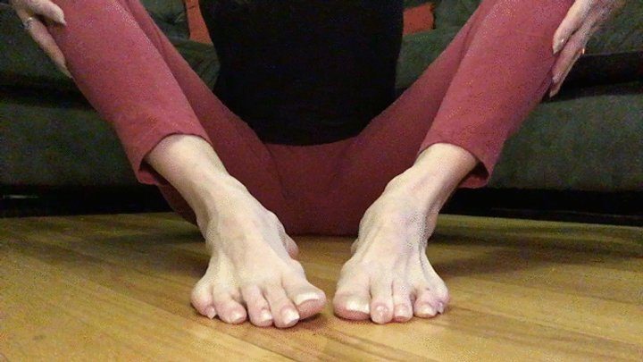 Aariels Foot Fetish Desires - AARIEL GETS FRISKY