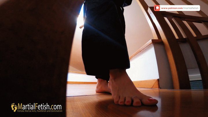 Martial Fetish - Barefoot nija girl 