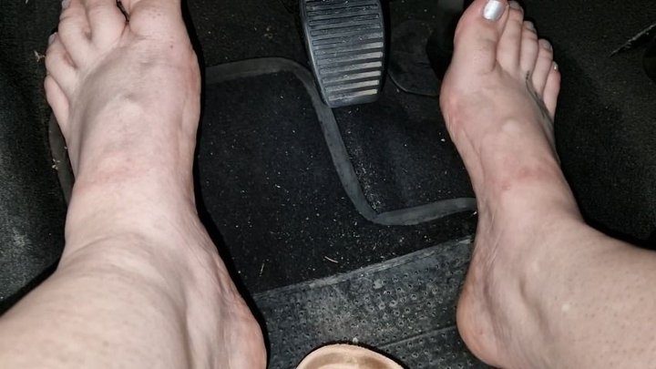 Nicoletta Embassi - Super dirty feet in summer