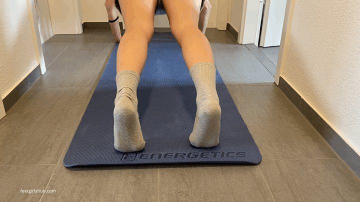 Pretty Dirty Foot Girls - HIDDEN CAM IN A GYM FEET IN SWEATY SOCKS WORKOUT - MP4 Mobile Version
