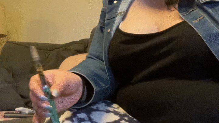 Tiptoes - Foot fetish foot tease BBW Sassy Sofia talks dirty showing bare soles with toe spreads