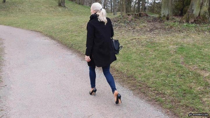 Helenas Feet High Heels Tights Legs - walk in Casadei shoes and barefoot and high heels sound wmv 1280 x 720