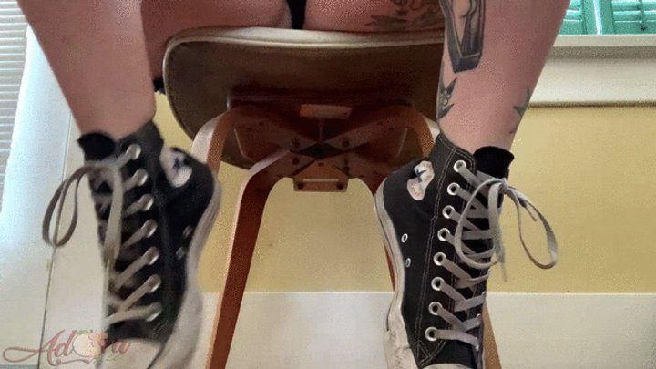 Adora Bell - Smelly Sweaty Feet (mp4)