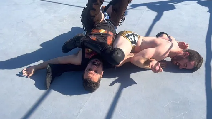 Butt Wrestling Inc - Bronco Bill vs Dany Deadlift