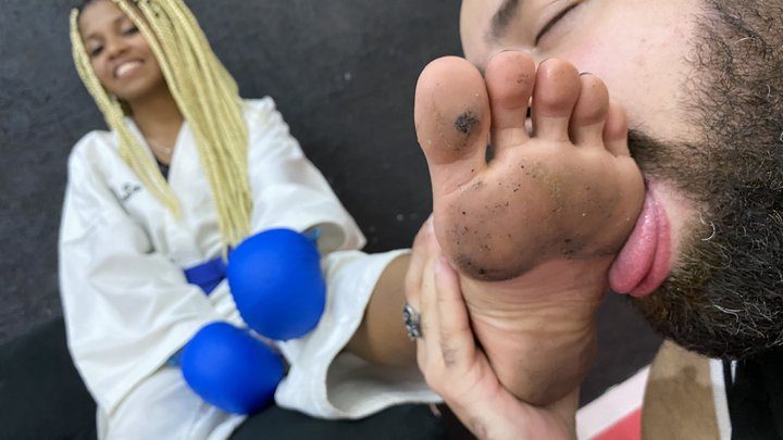 Luxury Fetish Dolls Brazil - Kick Queen - Slave Lick Dirty Feet After Training MP4
