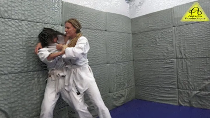 Antschas Wrestling And Fetish Store - Andy vs Kiniku judo gi match