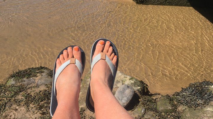 Squeels Bondage Adventure - Rubbing The Sand Off My Feet
