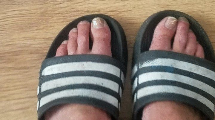 My Little Piggies - You need to clean these feet!